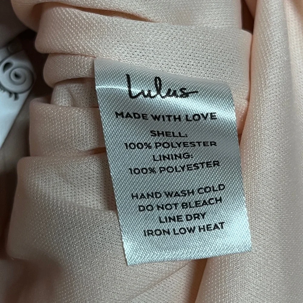 Lulus Jumpsuit Medium Pink Floral Ruffle V-Neck Sleeveless Shorts Romper  3688 - Picture 5 of 8